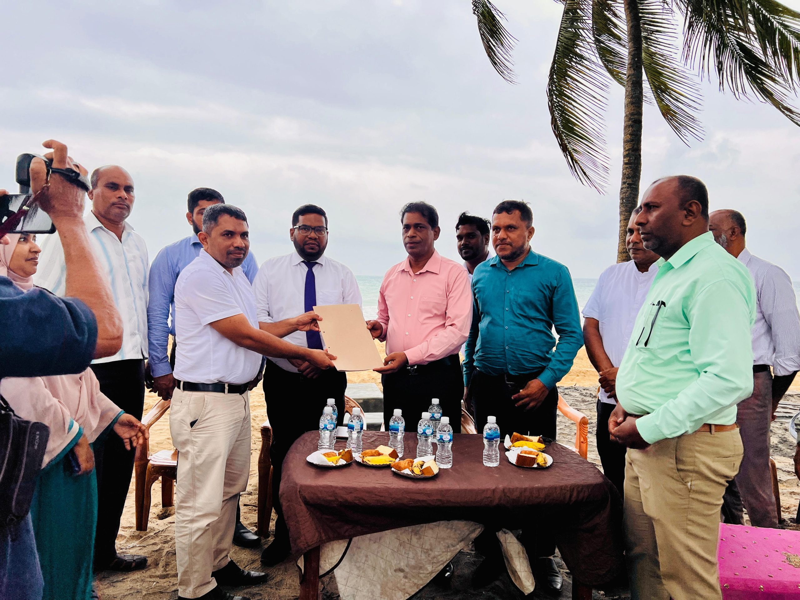 கிளீன் ஸ்ரீலங்கா வேலைத்திட்டத்தின் கீழ்நிந்தவூரில் கடற்கரை பூங்கா திறந்து வைப்பு