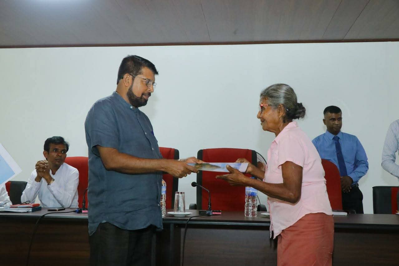 புத்தளம் ஆனமடுவையில் காணி உரிமை பத்திரம் வழங்கும் நிகழ்வு