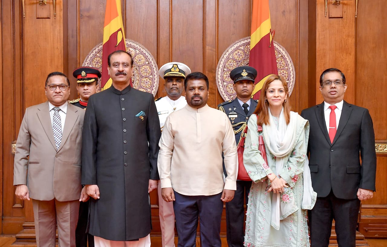 பாகிஸ்தான் உயர்ஸ்தானிகர் இலங்கை ஜனாதிபதியிடம் தனது நியமனக் கடிதத்தைச் சமர்ப்பித்தார்