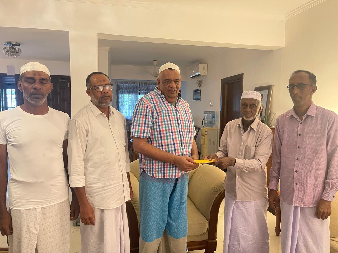 முத்துக்கள் வட்சப் குழும ஏற்பாட்டில் சீனன்கோட்டையில் 1000 CCTV கெமராக்கள்