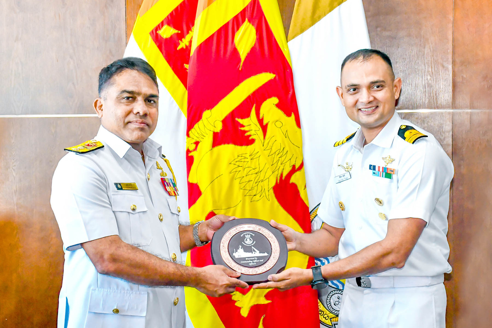 இந்திய கடற்படை கப்பலான ‘INS NIREEKSHAK’ இலங்கையிலிருந்து புறப்பட்டது