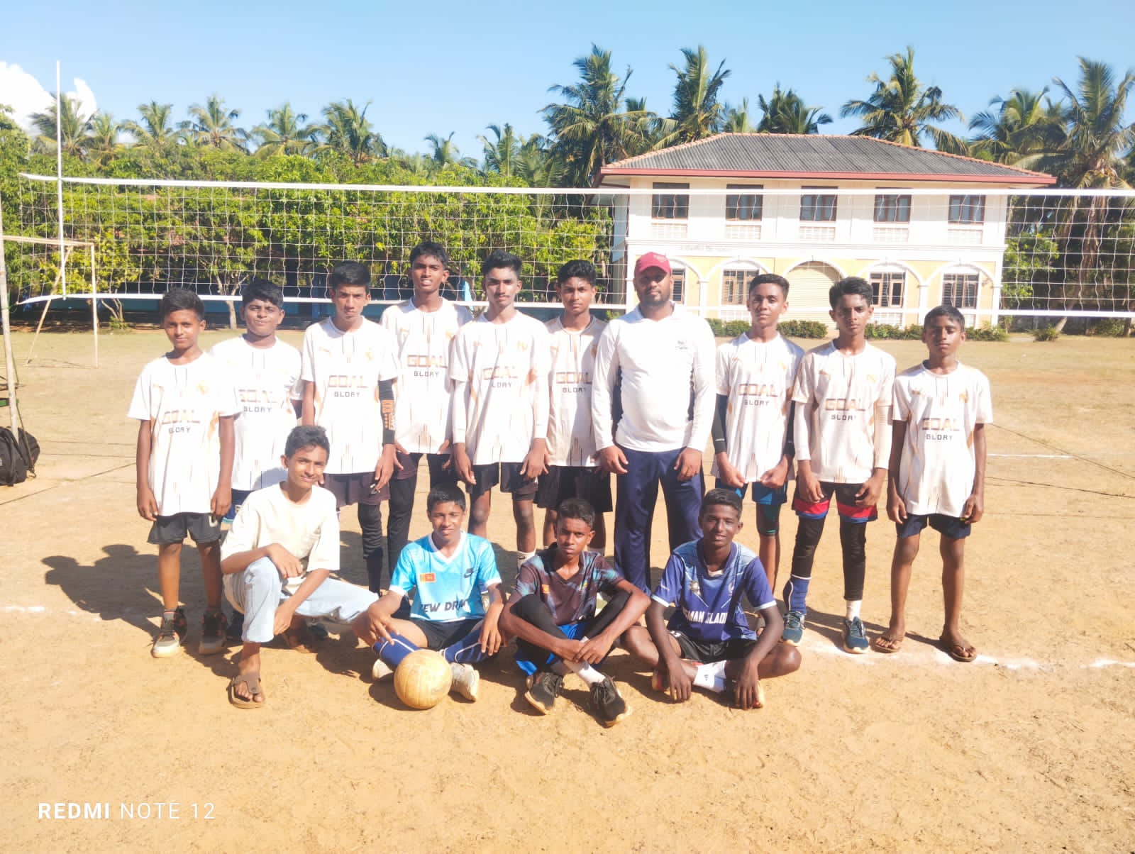 புளிச்சாக்குளம் உமர் பாரூக் பாடசாலை கரப்பந்தாட்டத்தில் கோட்ட மட்டத்தில் சாதனை