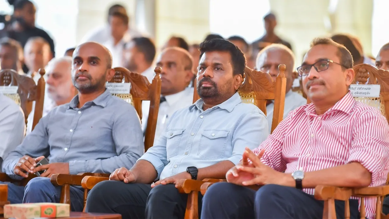 கலகெதர வீதியின் நிர்மாணப் பணிகளை ஆரம்பித்தது வைத்த ஜனாதிபதி.