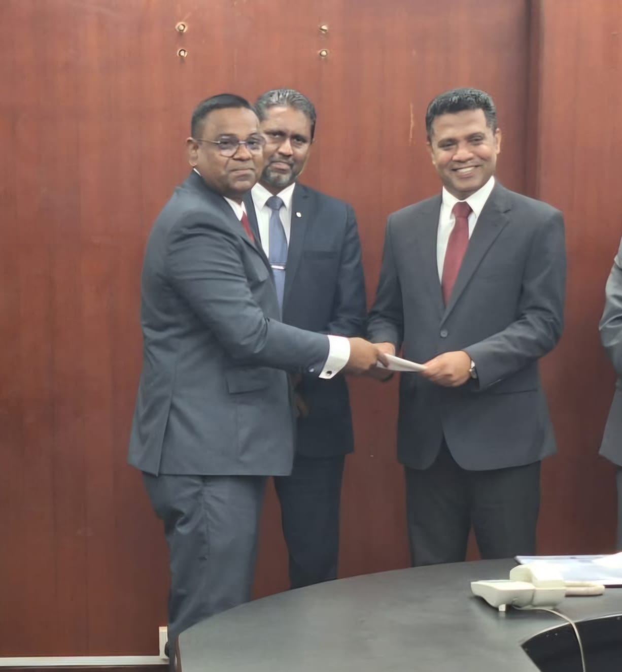 புத்தளம் மாவட்டத்தின் புதிய சுகாதாரப் பணியாளராக விசேட வைத்திய நிபுணர் திமுத் பொன்வீர கடமைகளைப் பொறுப்பேற்றார்