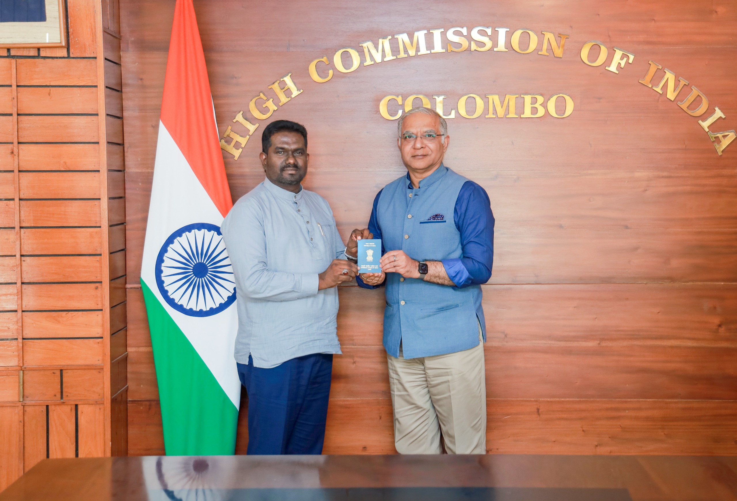 பிரதி அமைச்சர் சுந்தரலிங்கம் பிரதீப்பிற்கு இந்திய வெளிநாட்டு குடியுரிமை அட்டை வழங்கி வைப்பு