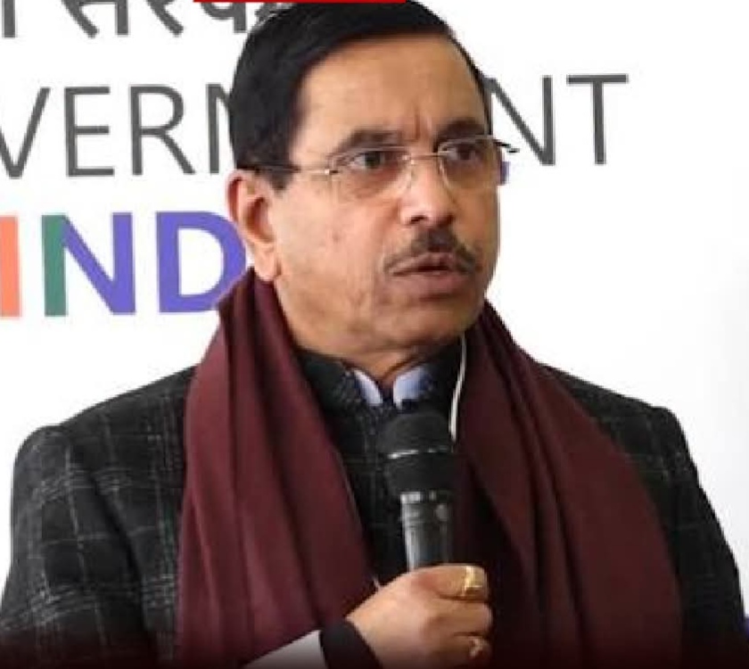 பிரகலாத் ஜோஷி இந்தியாவின் புதிய கல்வி அமைச்சராக நியமனம்