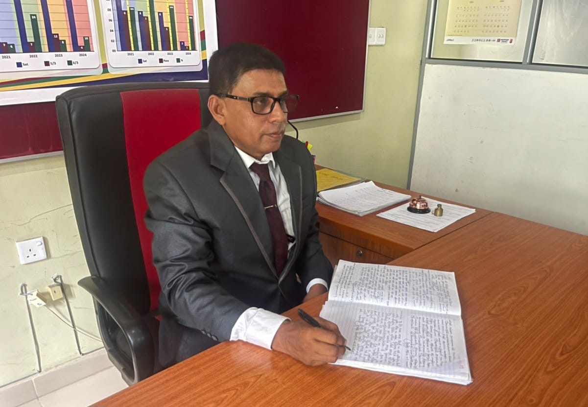 குருநாகல் சாஹிரா கல்லூரிக்கு புதிய அதிபராக கே.டீ.ஹாரூன் நியமிக்கப்பட்டுள்ளார்.