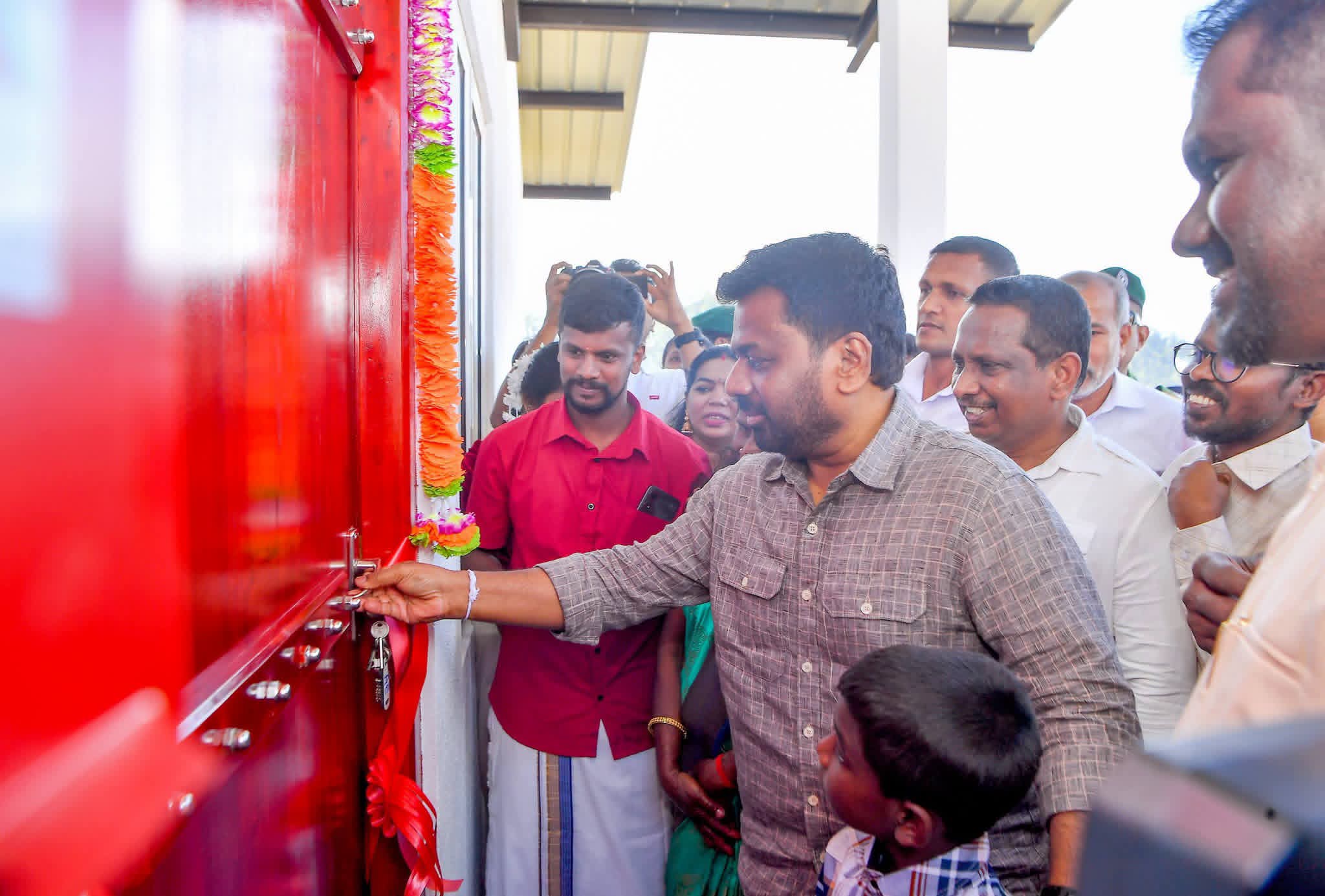 இந்த நாட்டின் பொருளாதாரத்துக்கு பங்களிப்பு செய்யும் ஒவ்வொரு மனிதனுக்கும் சிறந்த வாழ்க்கையை வழங்குவது அரசின் பொறுப்பாகும்; ஜனாதிபதி