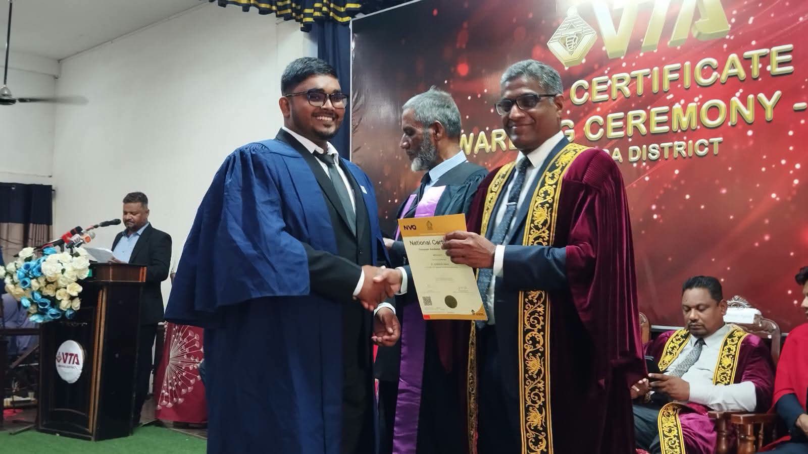 அம்பாறை மாவட்டத்தில் 330 பேருக்கு NVQ சான்றிதழ்கள் வழங்கி வைப்பு